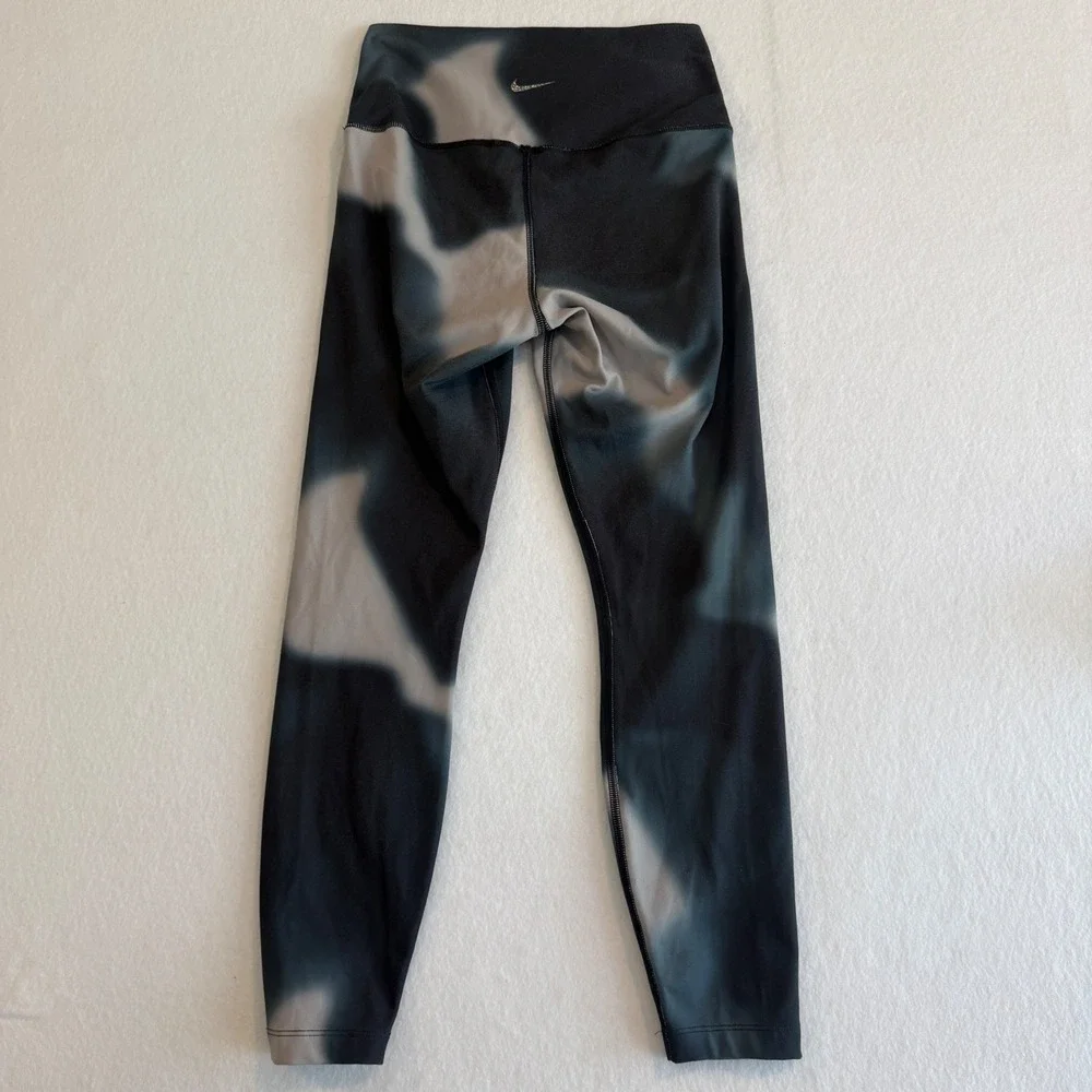 Nike Yoga Dri-FIT Leggings Womens Medium Black Grey Abstract Tie‎ Dye